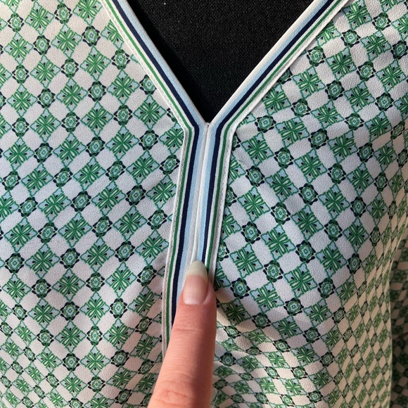 Size large max studio women’s top. - Picture 5 of 7